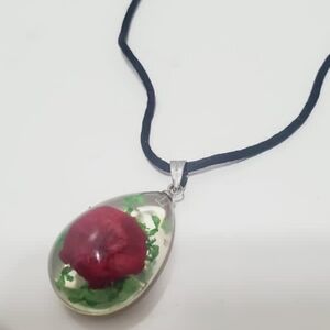 Glass Oval Red & Green Flower Pendant Leather Rope Necklace For Women Fashion.🌴